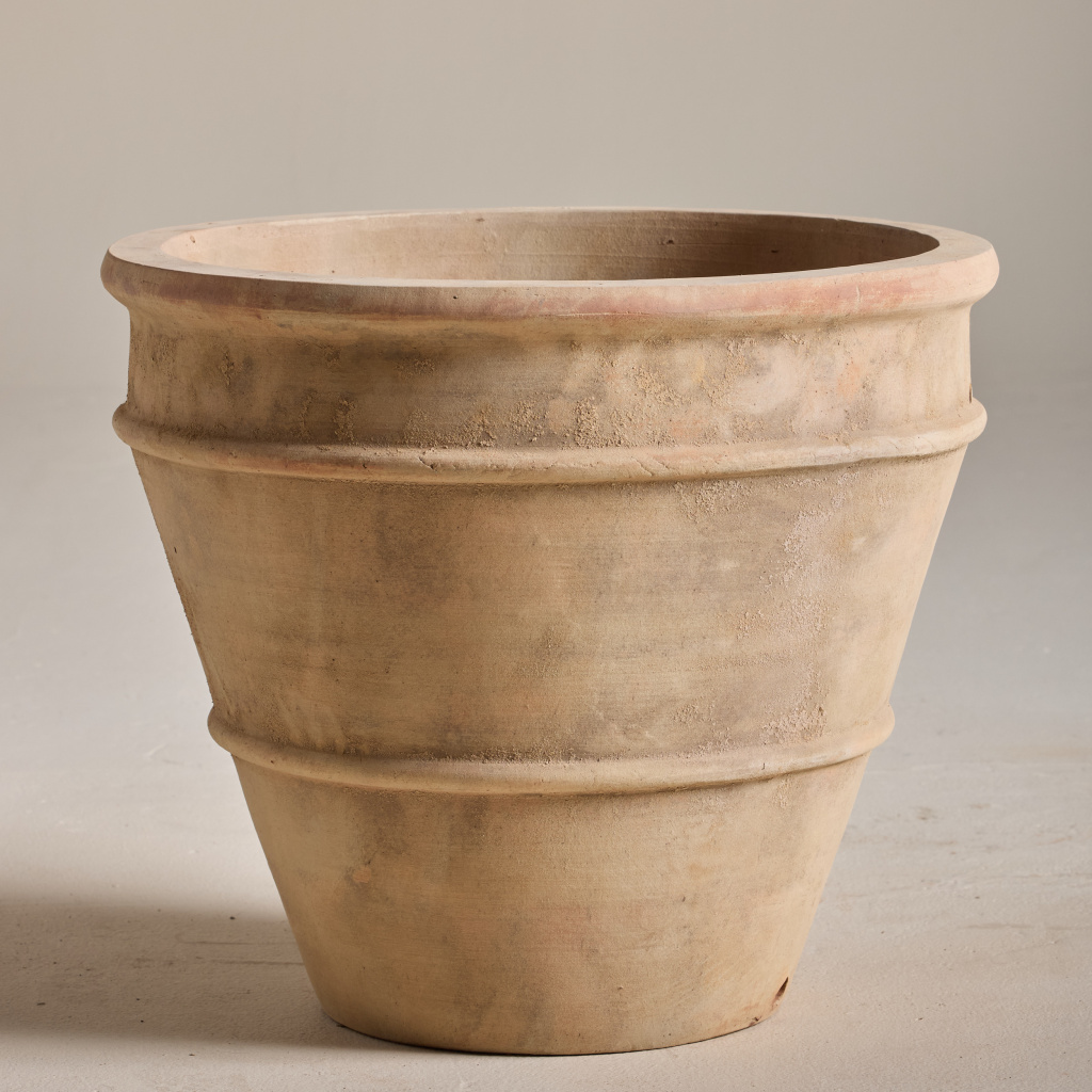 Outdoor pot Motta - Terracotta
