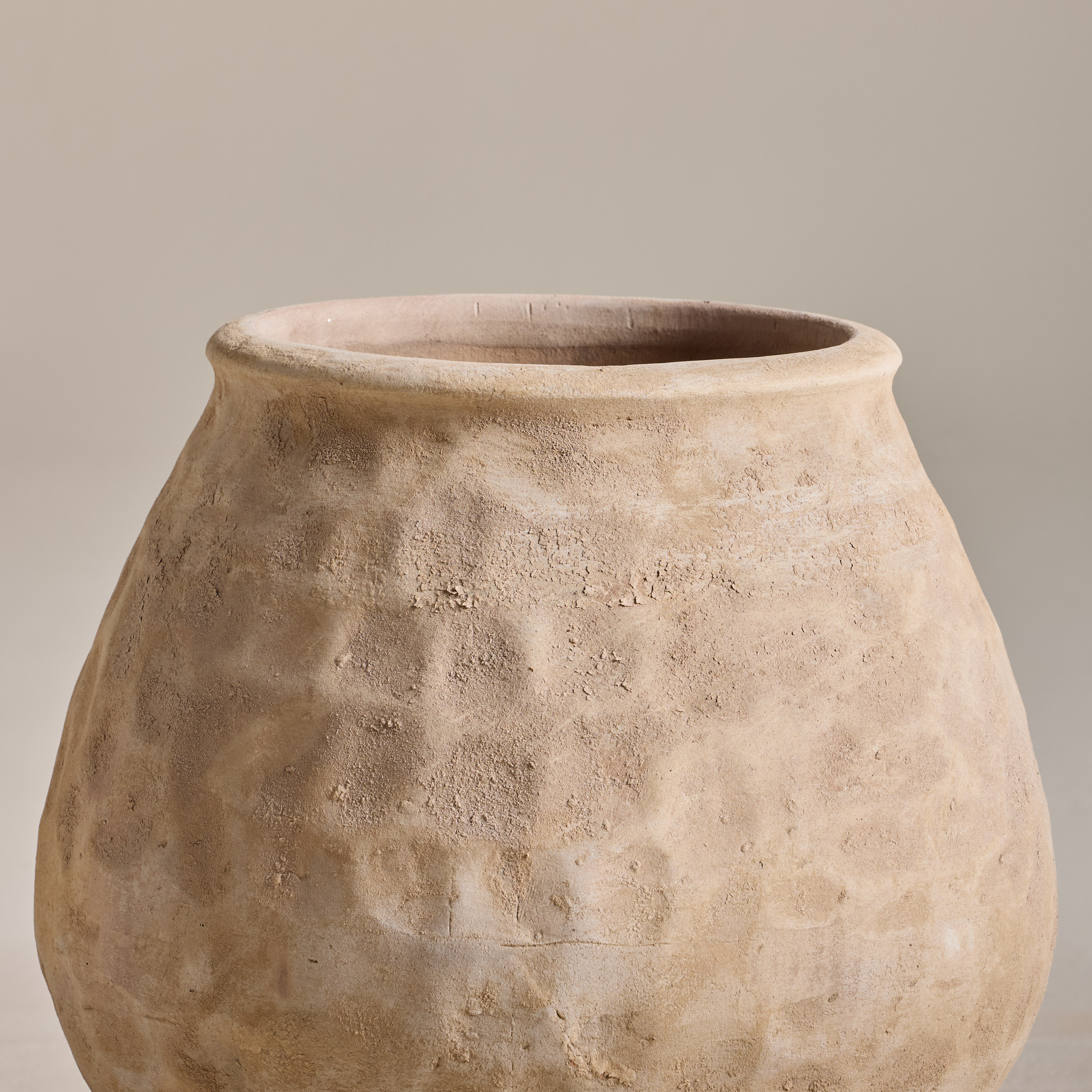 TS-PRAT Pratto Urn Rustic Terracotta