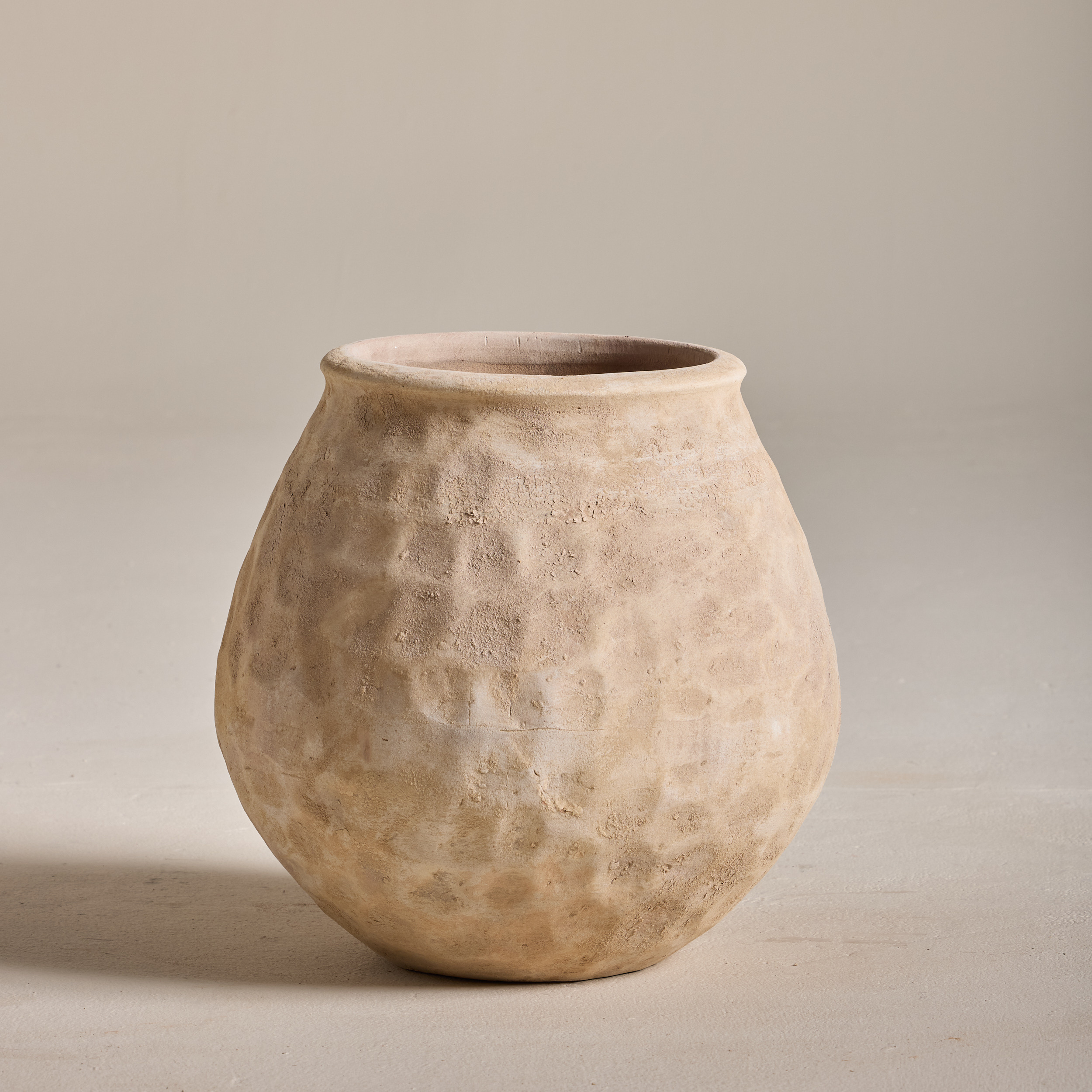 TS-PRAT Pratto Urn Rustic Terracotta